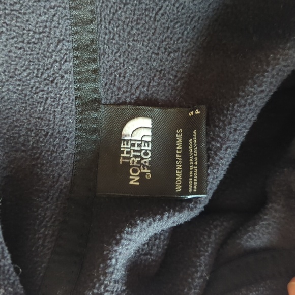 North Face white and black quarter button up women's s - Picture 3 of 3